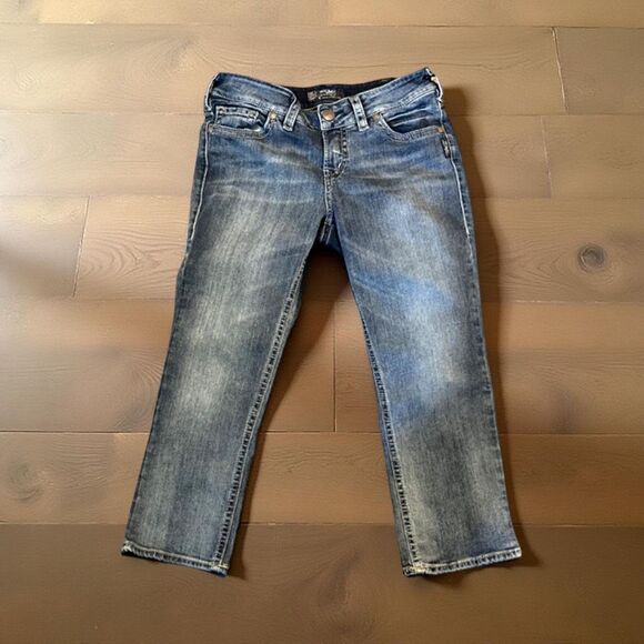 Silver Suki Medium Wash Capri Jeans Size 30” #107 - Picture 1 of 6